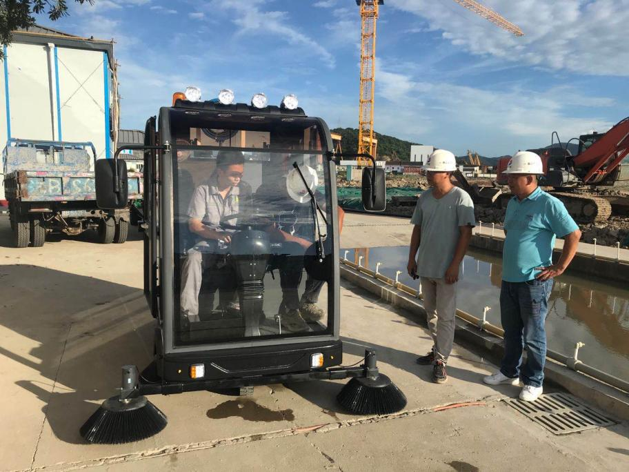 中国台湾龙泉市清扫车