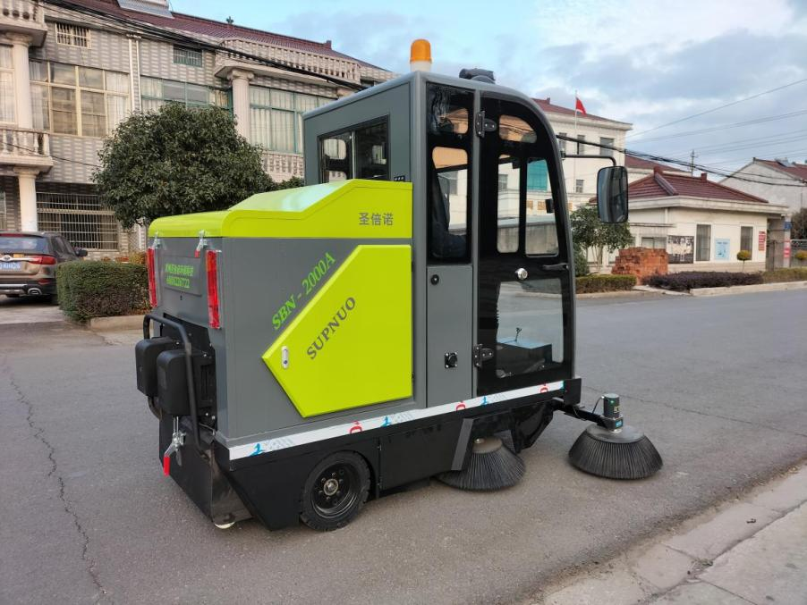 中国台湾龙建清扫车_0